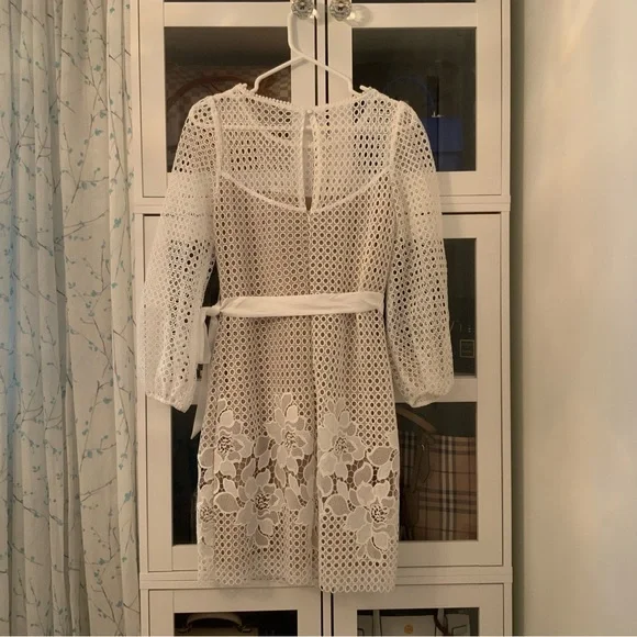 White House Black Market White Lace Shift Dress With Satin Sash Belt Size 4 - Picture 4 of 12